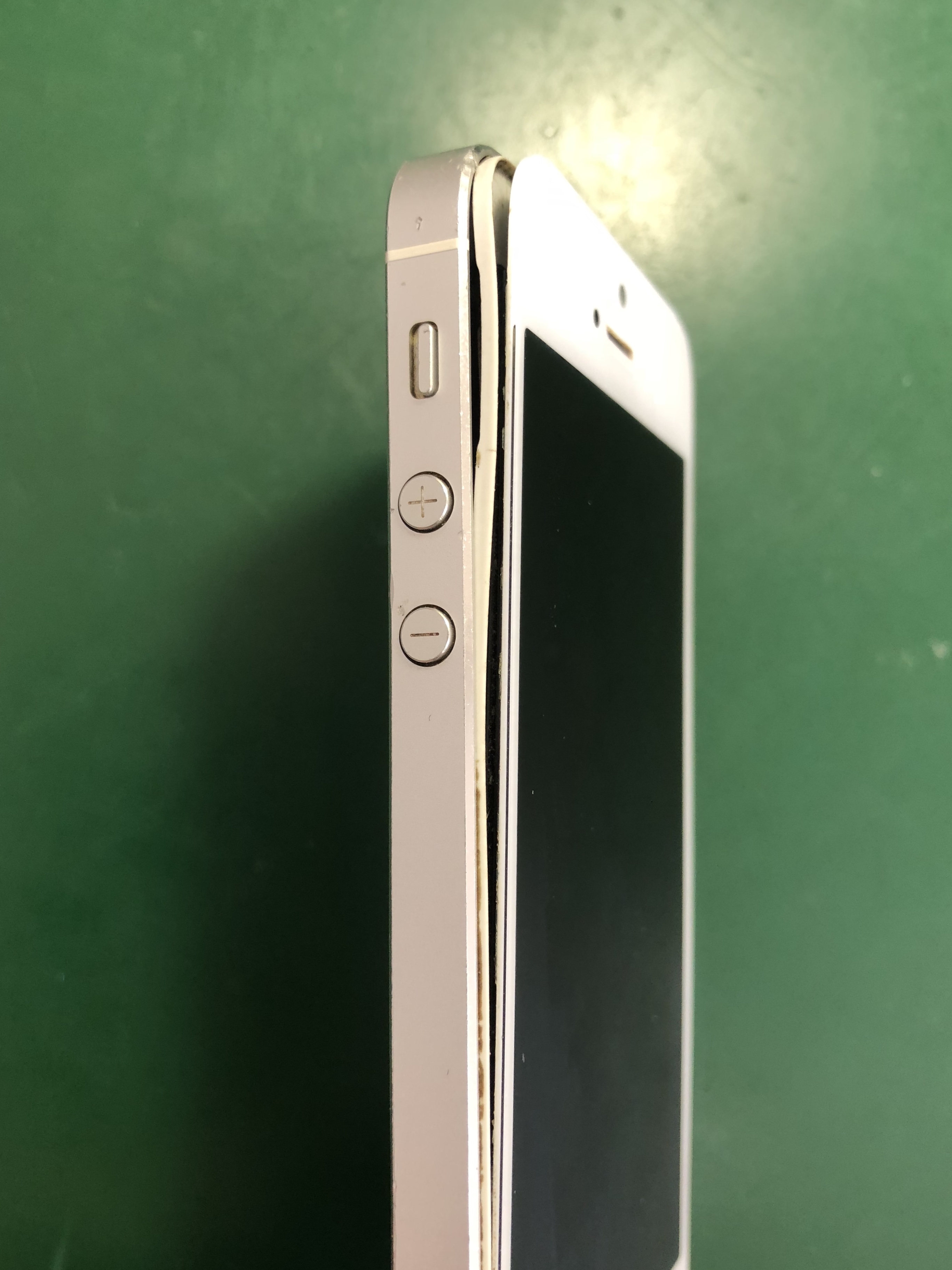 パネルが剥がれそうなiphone5 Iphone修理 遠賀 水巻店
